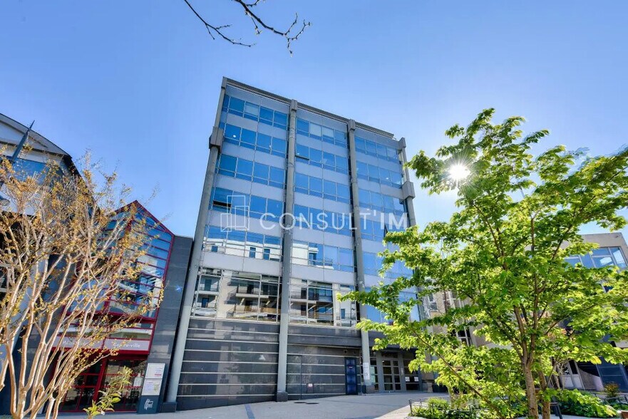 Office in Issy-Les-Moulineaux for sale - Building Photo - Image 1 of 9
