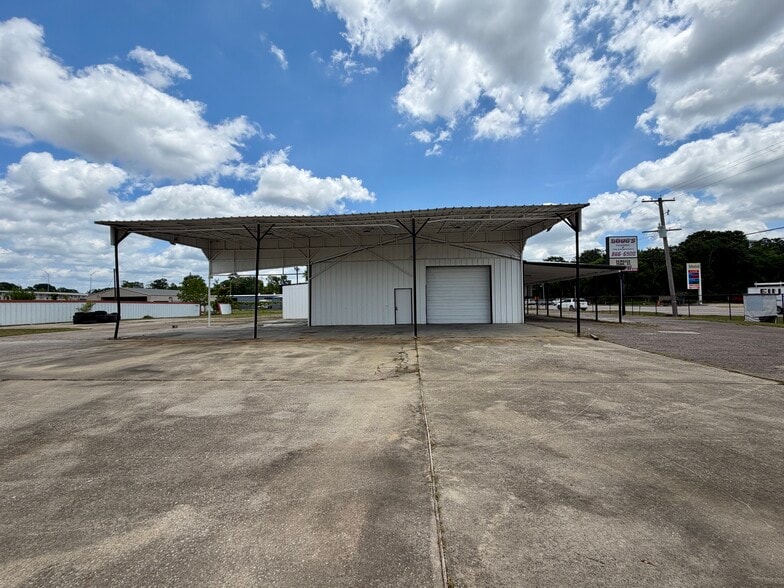 6828 College, Beaumont, TX à louer - Photo du bâtiment - Image 2 de 25