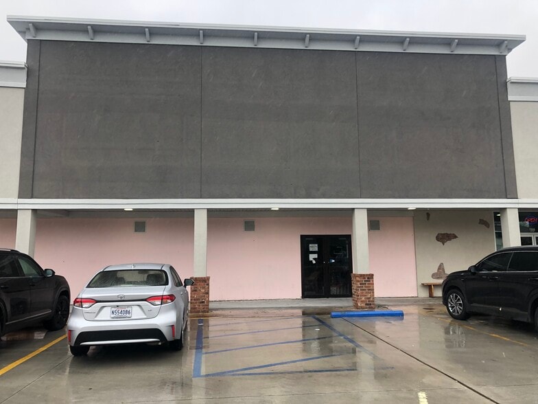 7335-7373 Jefferson Hwy, Harahan, LA for lease - Building Photo - Image 3 of 19