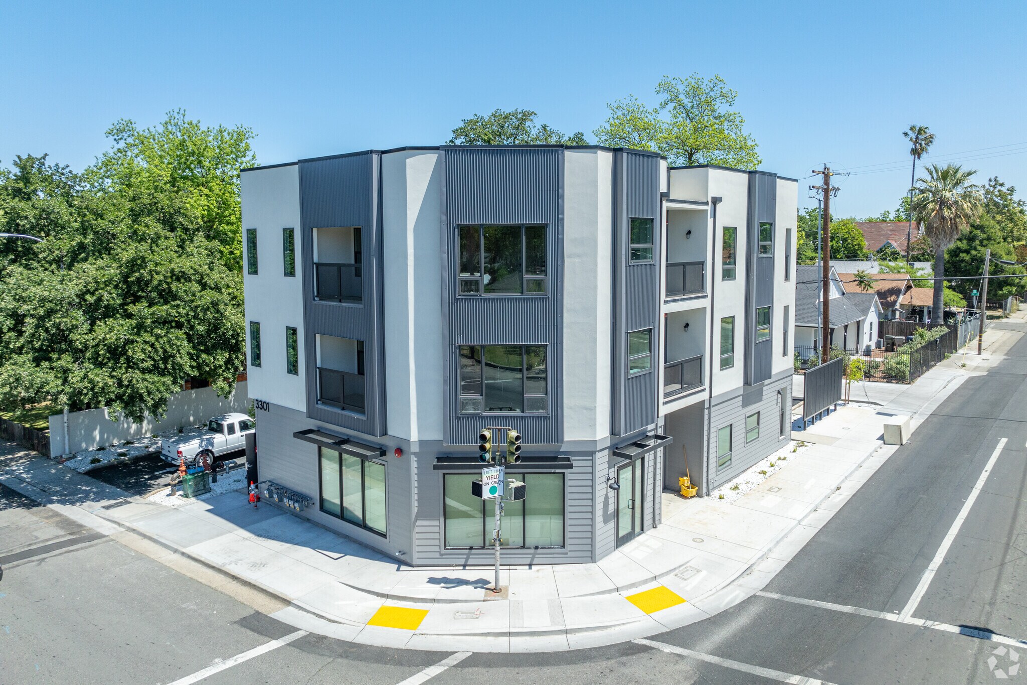 3301 12th Ave, Sacramento, CA à vendre Photo principale- Image 1 de 1