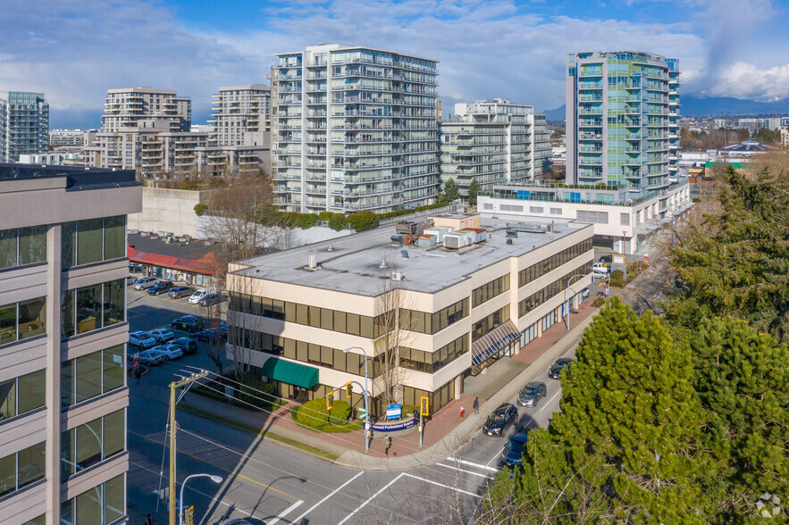 5611 Cooney Rd, Richmond, BC à louer - Photo du bâtiment - Image 3 de 3