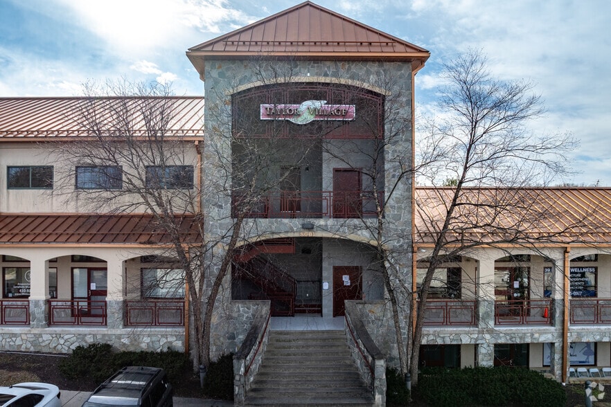 8001 Hillsborough Rd, Ellicott City, MD à louer - Photo du bâtiment - Image 3 de 4