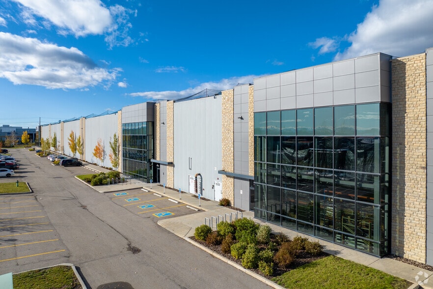 5800 79th Ave SE, Calgary, AB for lease - Building Photo - Image 2 of 7