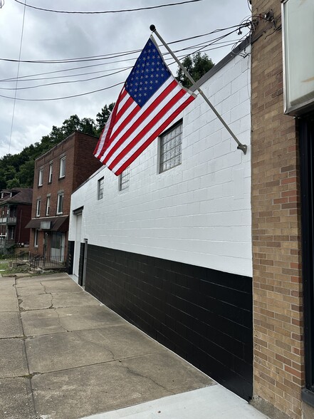 1202 Electric Ave, Pittsburgh, PA for sale - Building Photo - Image 3 of 15