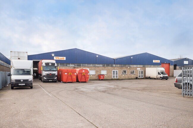 More details for 11-12 Albone Way, Biggleswade - Industrial for Lease