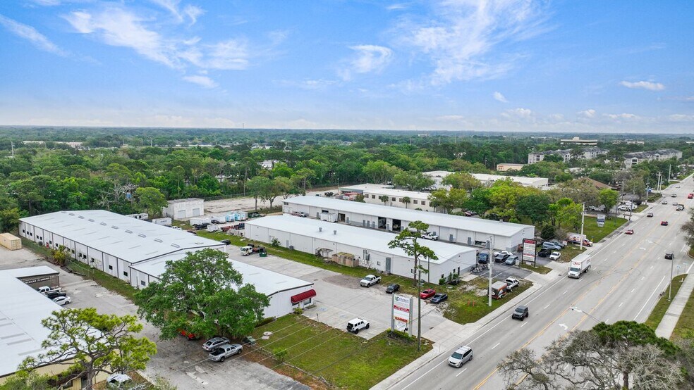 1985 Cattlemen Rd, Sarasota, FL à vendre - Photo du bâtiment - Image 3 de 8