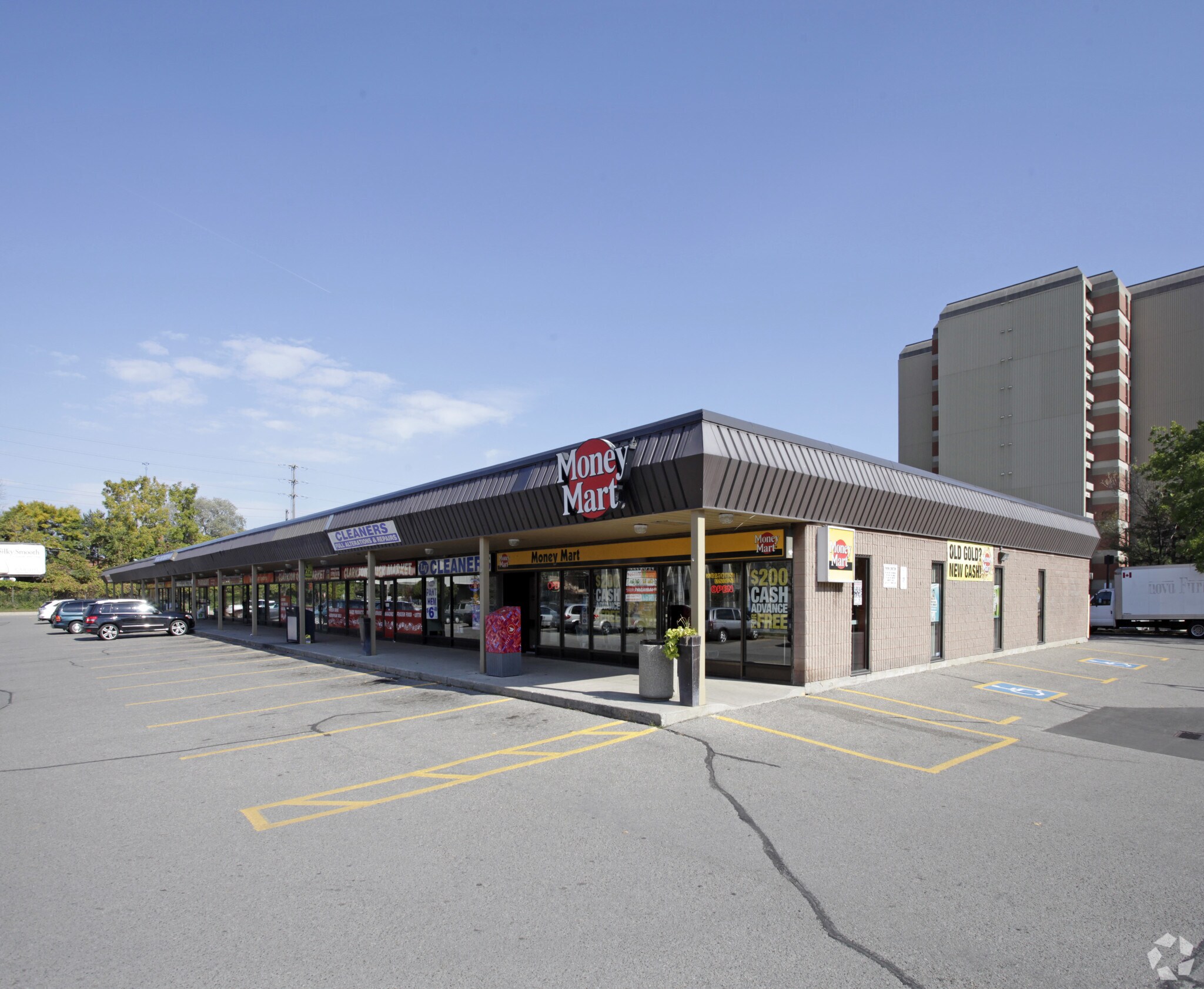 1900 Lakeshore Rd W, Mississauga, ON for sale Primary Photo- Image 1 of 1