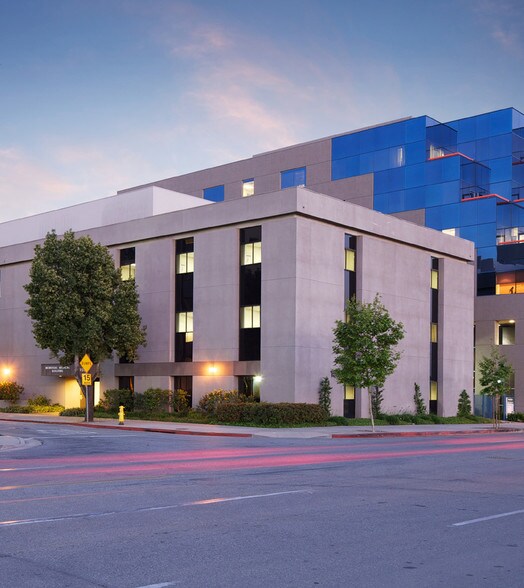 1500 S Central Ave, Glendale, CA à louer - Photo du bâtiment - Image 1 de 7