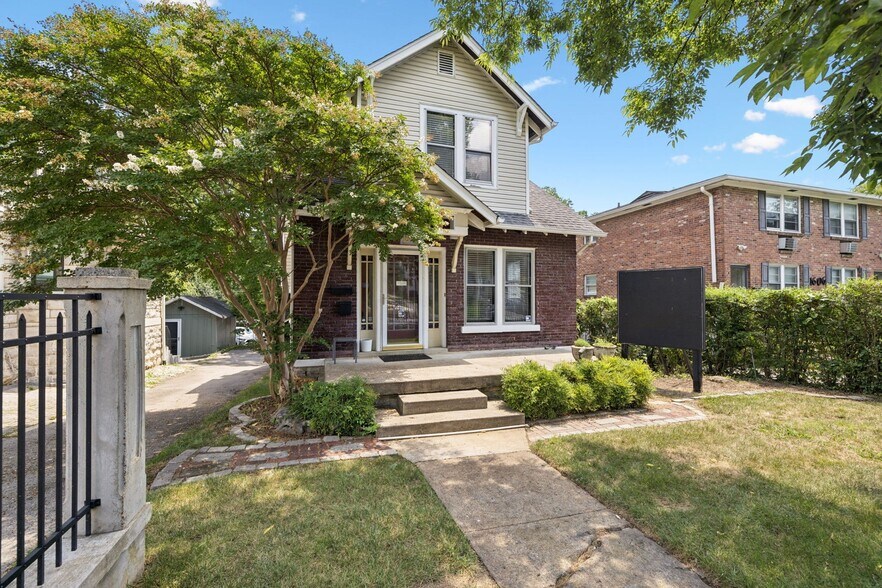 1604 17th Ave S, Nashville, TN à vendre - Photo du bâtiment - Image 1 de 54