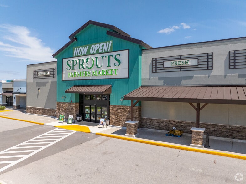 8595-8655 College Pky, Fort Myers, FL for lease - Building Photo - Image 3 of 5