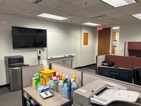 3400 Dundee Rd, Northbrook, IL for lease Interior Photo- Image 2 of 9