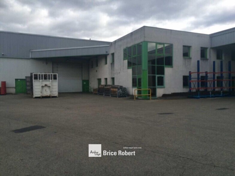 Industriel dans Jassans-Riottier à louer - Photo du bâtiment - Image 2 de 2