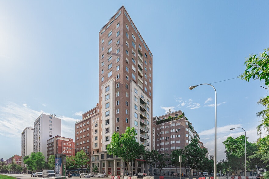 Paseo Castellana, 140, Madrid, Madrid for lease - Building Photo - Image 3 of 6