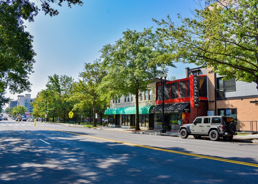 4306 Georgia Ave NW, Washington, DC à vendre - Photo du bâtiment - Image 2 de 10