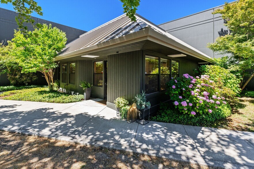 3388 Regional Pky, Santa Rosa, CA à louer - Photo du bâtiment - Image 1 de 14