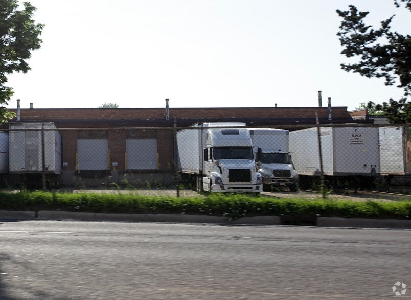 970 S Lake St, Aurora, IL for lease - Building Photo - Image 3 of 10