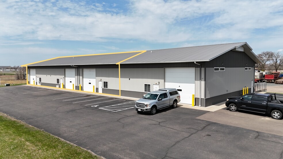 3902 130th St, Lake Hallie, WI for lease - Building Photo - Image 3 of 8
