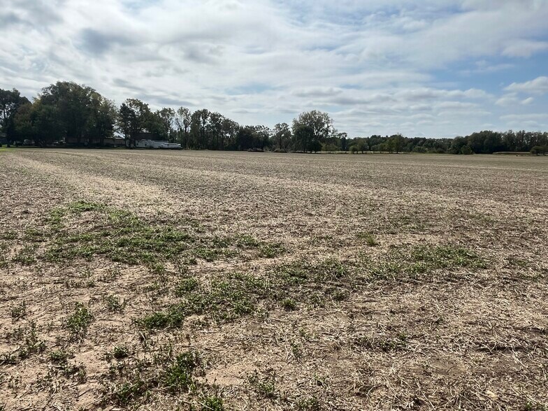 30 St 49 Rd, Valparaiso, IN à vendre - Photo du bâtiment - Image 3 de 5