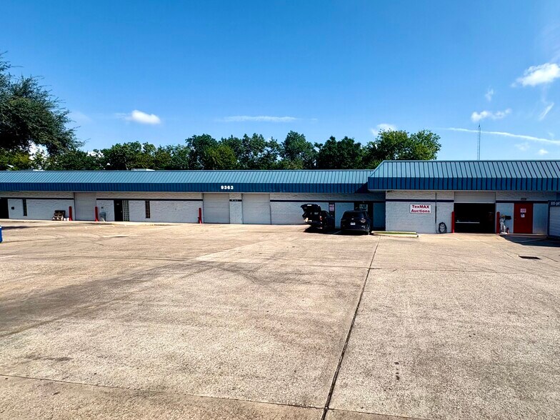 9361 Winkler Dr, Houston, TX à louer - Photo du bâtiment - Image 3 de 12