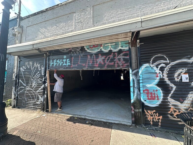 824 Ralph David Abernathy Blvd, Atlanta, GA for lease - Building Photo - Image 3 of 11