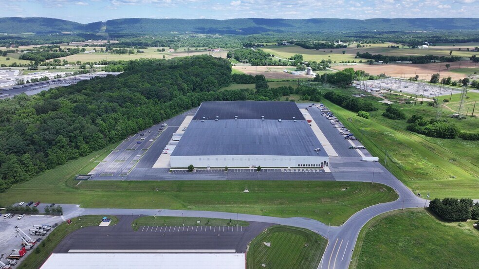 100 Louis Pky, Carlisle, PA à louer - Photo principale - Image 1 de 1
