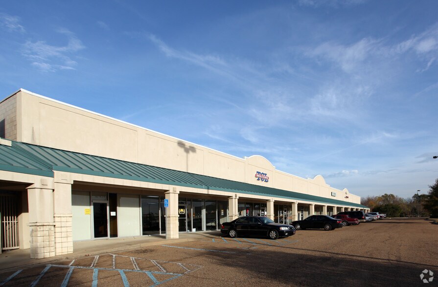 4700 Robinson Rd, Jackson, MS à louer - Photo du bâtiment - Image 2 de 5