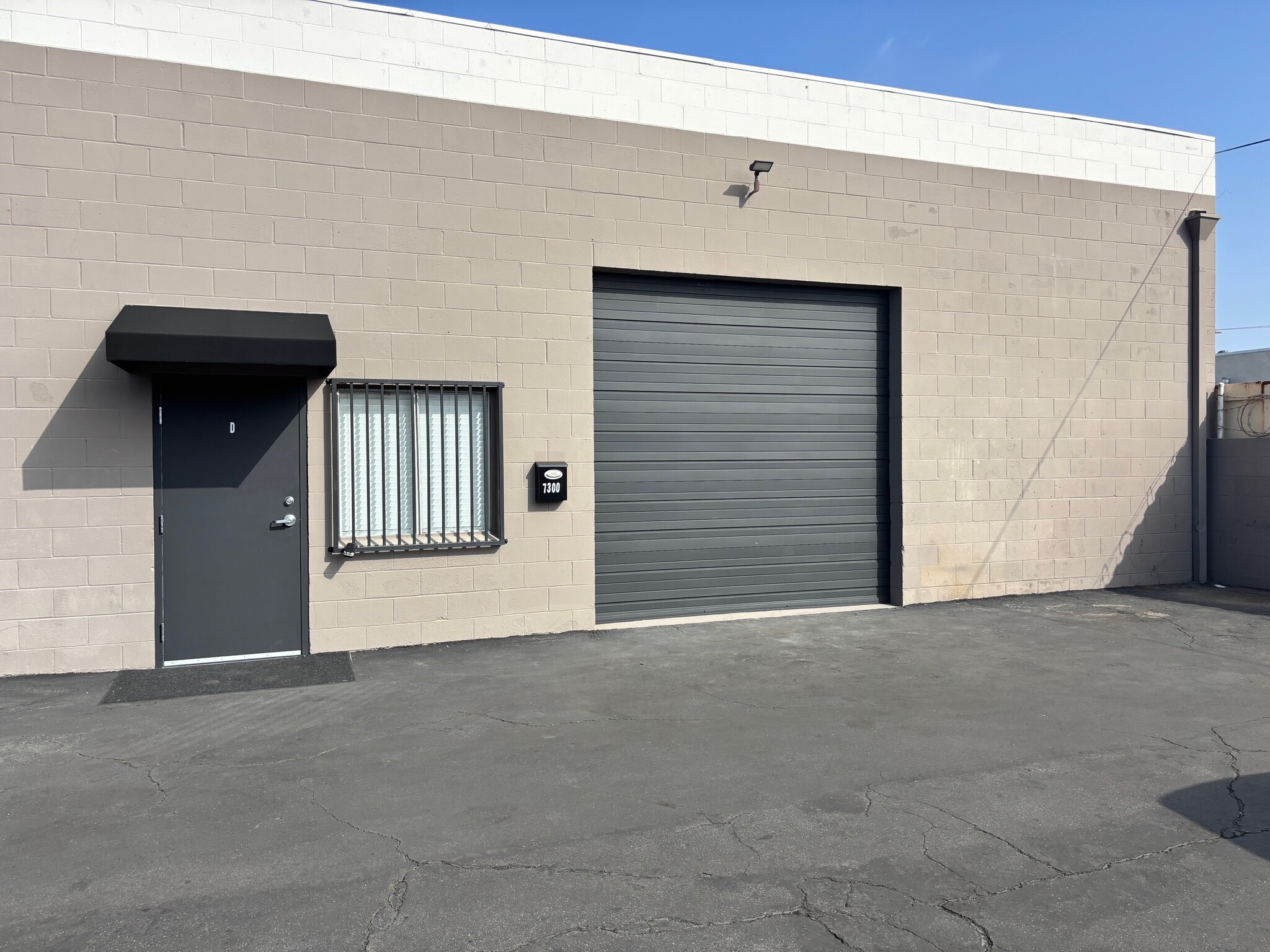 7300 Fulton Ave, North Hollywood, CA for lease Interior Photo- Image 1 of 4