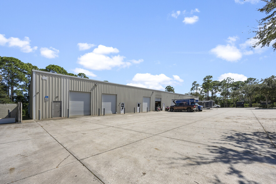 3121 Skyway Cir, Melbourne, FL for lease - Building Photo - Image 1 of 1