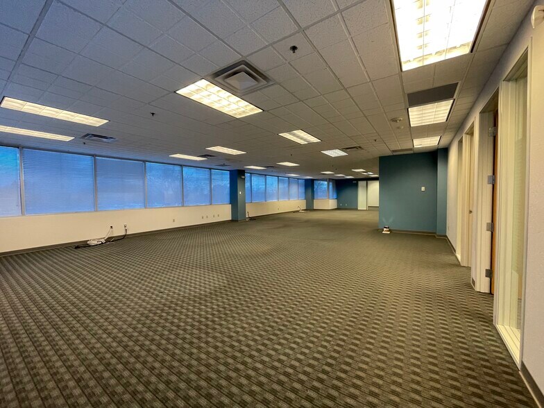 639 Isbell Rd, Reno, NV à louer - Photo du bâtiment - Image 3 de 20