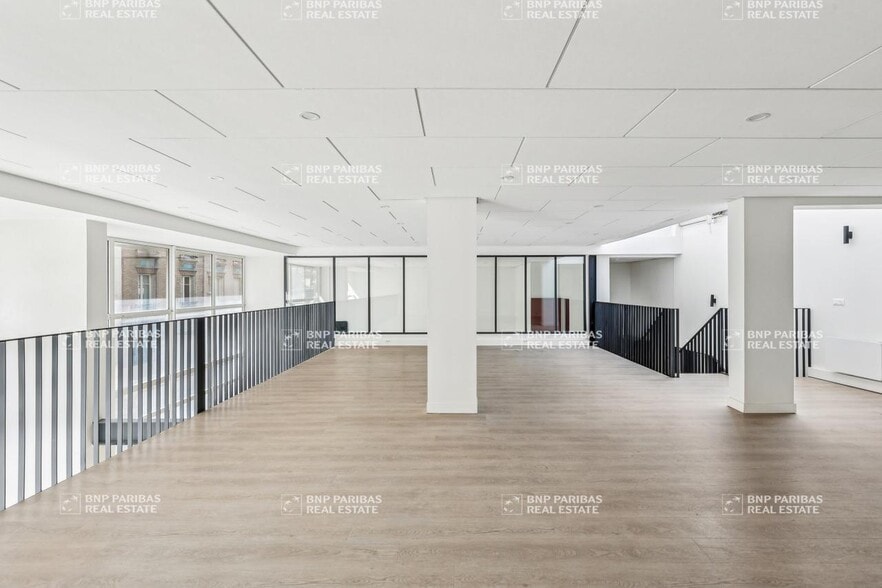 6 Rue Du Docteur Laurent, Paris for sale - Interior Photo - Image 2 of 14