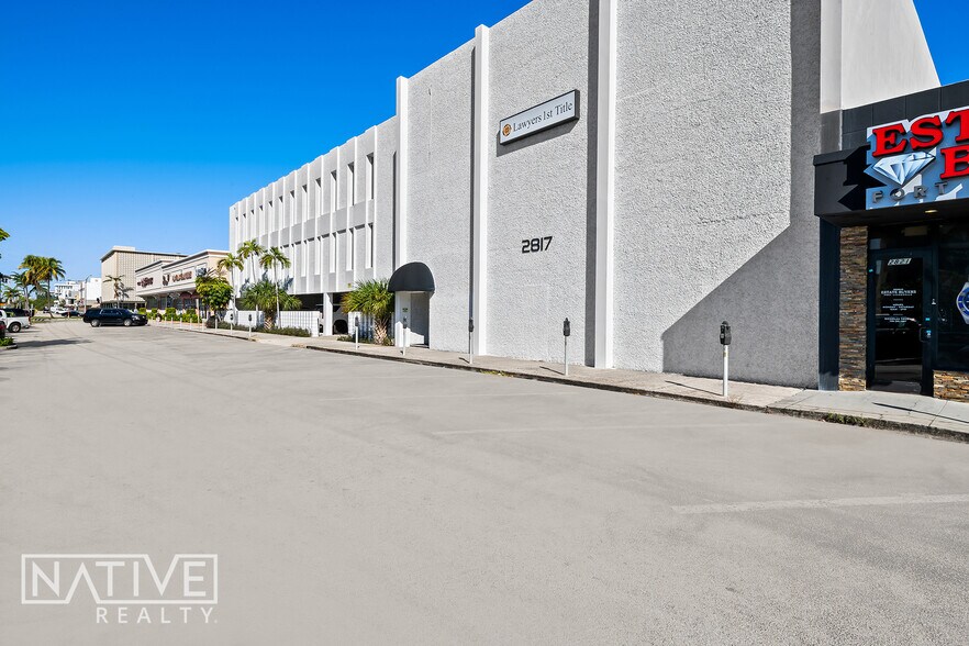 2817 E Oakland Park Blvd, Fort Lauderdale, FL à vendre - Photo du bâtiment - Image 2 de 41