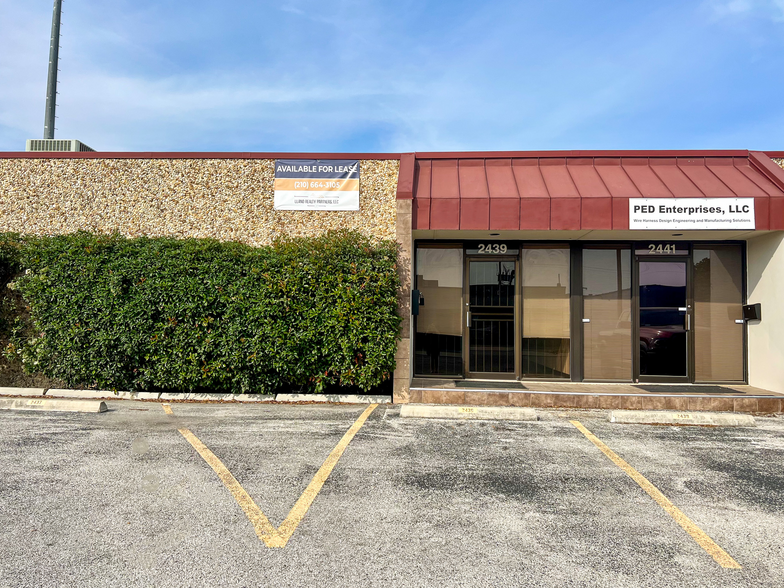 2435-2441 Boardwalk St, San Antonio, TX for sale - Building Photo - Image 1 of 1