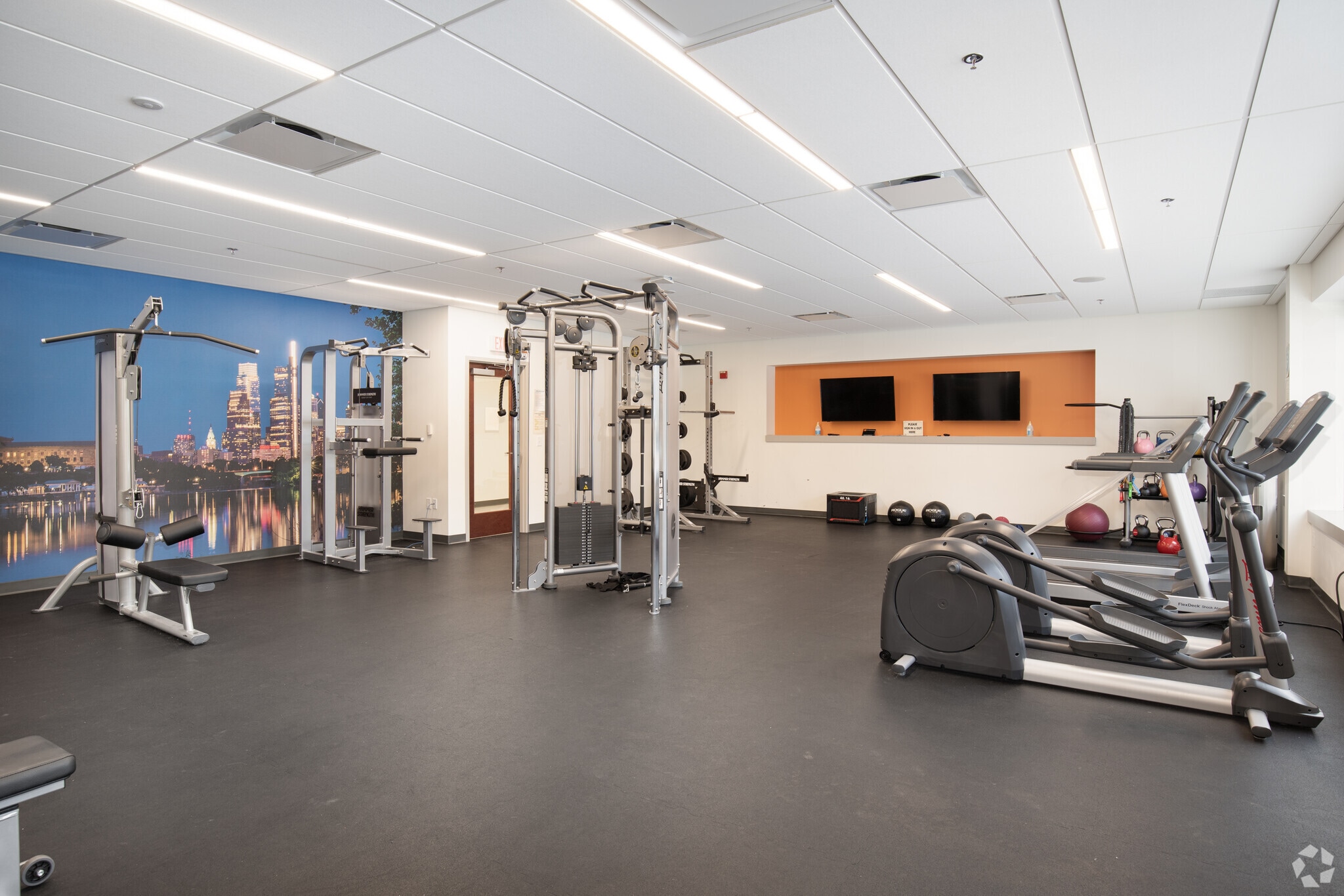 1015 Old Cassatt Rd, Berwyn, PA for sale Interior Photo- Image 1 of 10