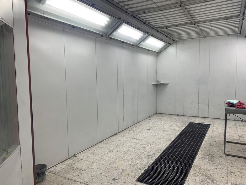 Multifamily in Madrid, Madrid for sale - Building Photo - Image 2 of 2