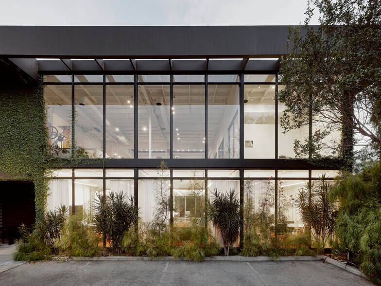 3121 W Temple St, Los Angeles, CA à louer - Photo du bâtiment - Image 2 de 10