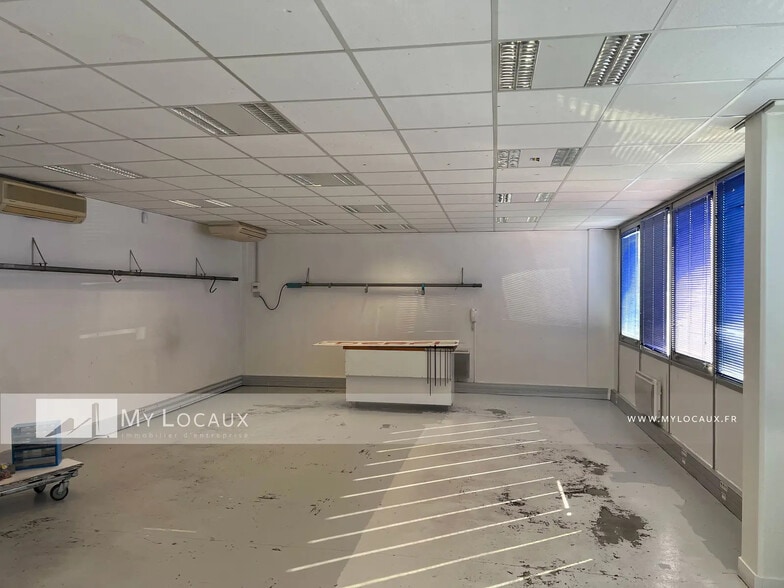 Flex in Argenteuil for sale - Interior Photo - Image 2 of 6