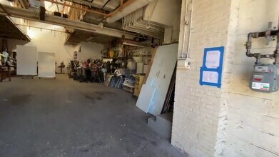 221 Banker St, Brooklyn, NY à louer - Vidéo sur l’inscription commerciale