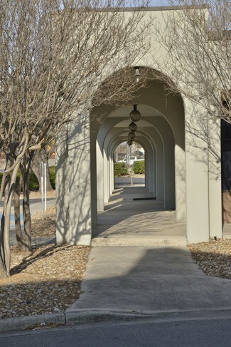 Plus de détails pour 4625 Centerview Dr, San Antonio, TX - Commerce de détail à louer