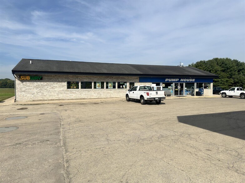 12180 Center Rd, Durand, IL à vendre - Photo du bâtiment - Image 2 de 56