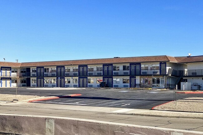 Plus de détails pour 2615 Commercial Way, Rock Springs, WY - Services hôteliers à vendre