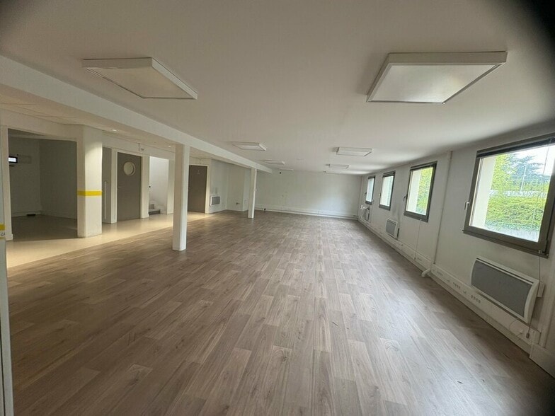 104 Boulevard Louis Armand, Neuilly-sur-Marne à louer - Photo intérieure - Image 2 de 10