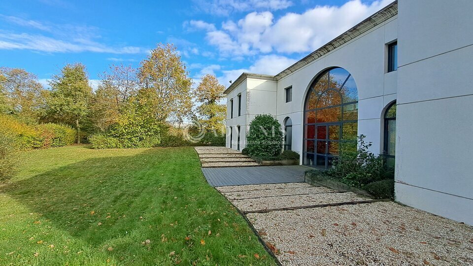 Bureau dans Carquefou à vendre - Photo du bâtiment - Image 2 de 9