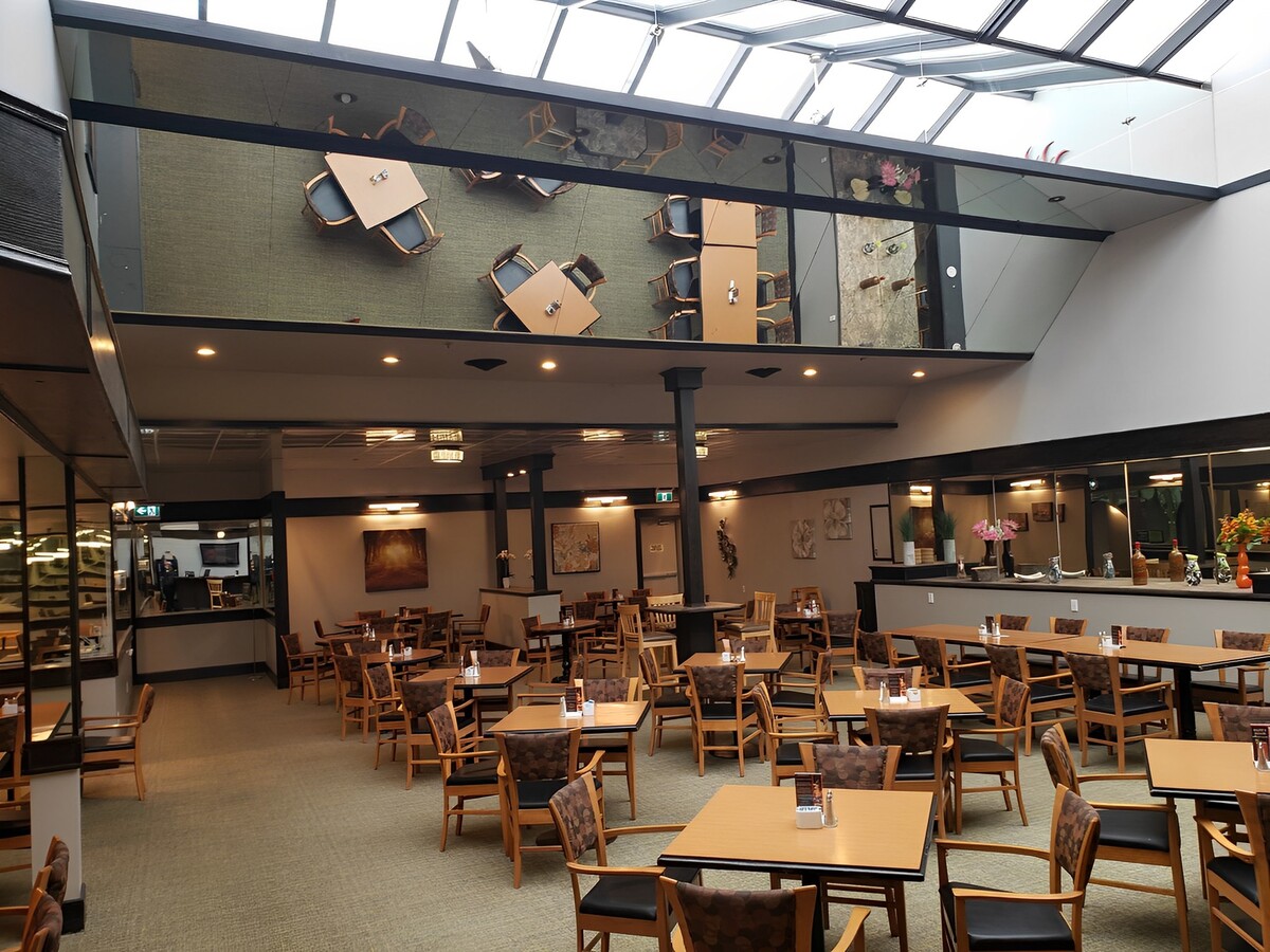 4311 49 Ave, Red Deer, AB T4N 5Y7 - Unit Main Floor -  - Interior Photo - Image 2 of 8