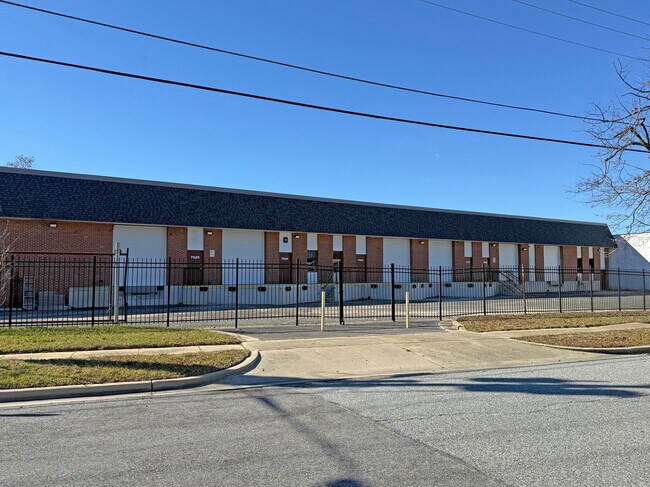 Plus de détails pour 7925-7929 Parston Dr, District Heights, MD - Industriel à louer