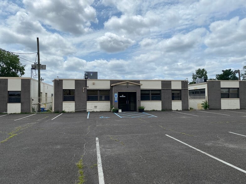 448 Whitehead Rd, Hamilton, NJ à louer - Photo du bâtiment - Image 1 de 30