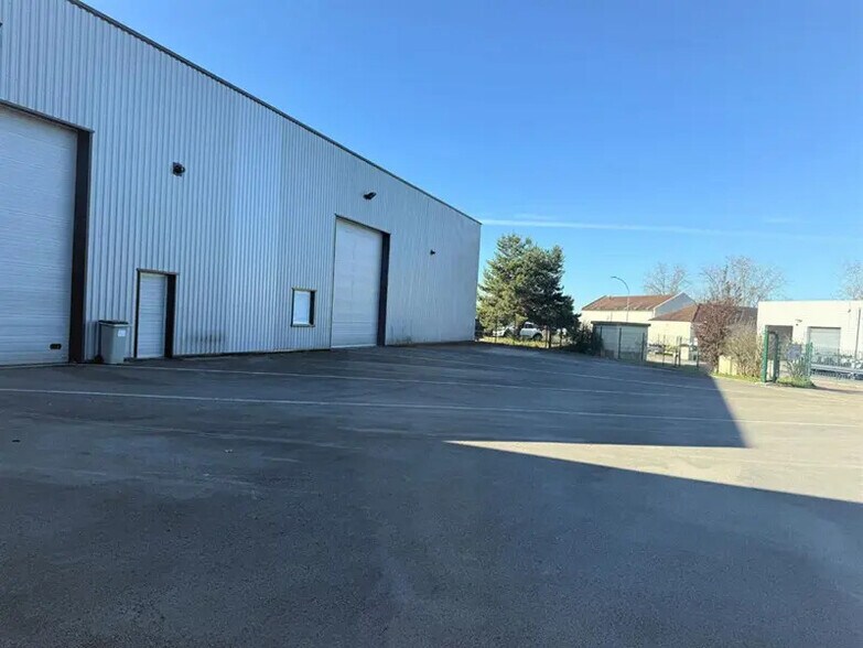 Industrial in Besançon for sale - Building Photo - Image 2 of 15