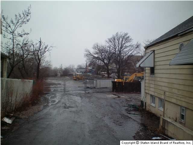 4439 Arthur Kill Rd, Staten Island, NY for sale - Building Photo - Image 2 of 22
