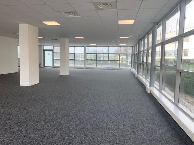 46 Chemin De La Bruyère, Dardilly for lease - Interior Photo - Image 2 of 19