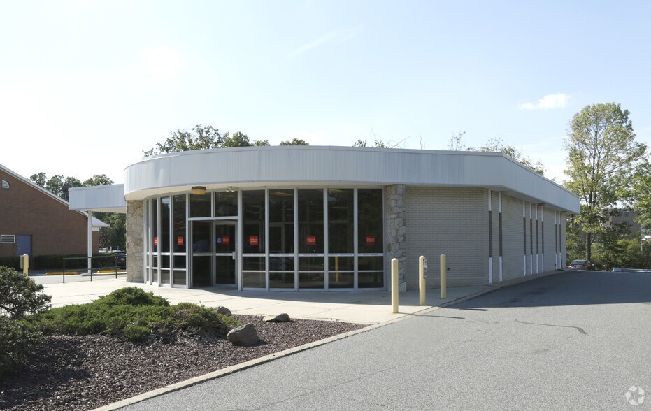 36 Middlesex Ave, Metuchen, NJ à louer - Photo du bâtiment - Image 2 de 2