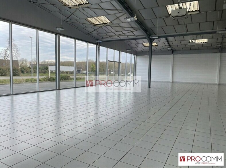 Office in Luce for lease - Interior Photo - Image 1 of 4